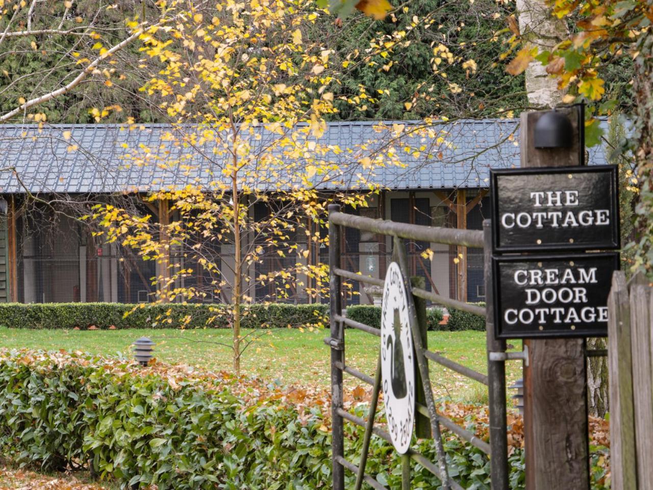 Cream Door Cottage Kidderminster Extérieur photo